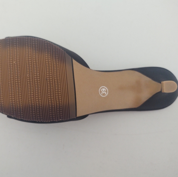 Shoes - Picture 3 of 6